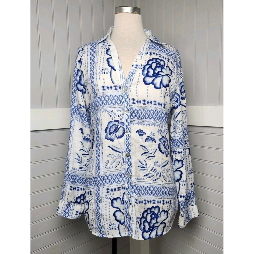 H Halston Floral Tile Linen Button-Down Shirt Women M Roll-Tabs Blue/White Vacay